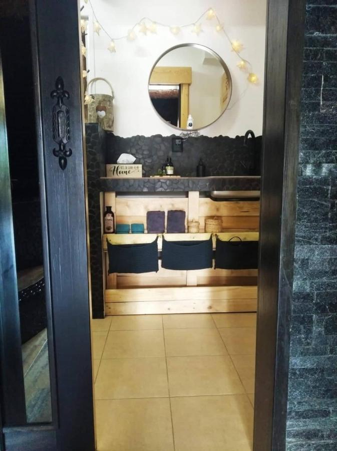 Skalny Zakatek Z Grota Solna Na Wylacznosc Łapsze Niżne Exterior foto